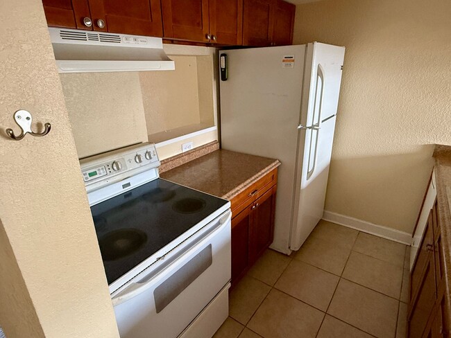 Foto del edificio - 2/1.5 Townhome located in Tampa with Priva...