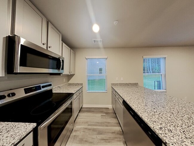 Building Photo - 1097 Benfield Ridge