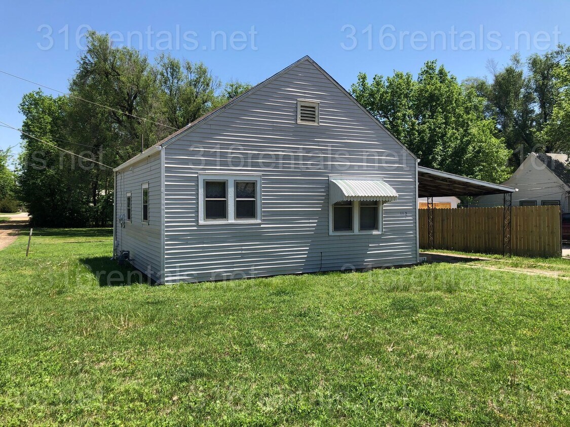 Primary Photo - $650 - 1 bed 1 bath - Single Family Home