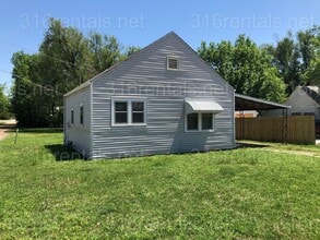 Building Photo - 112 N Kansas Ave