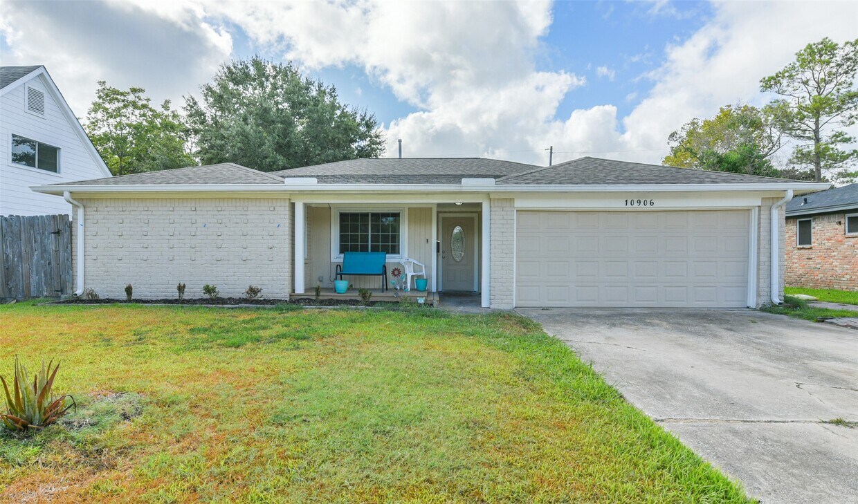 Primary Photo - 10906 Sageorchard Ln