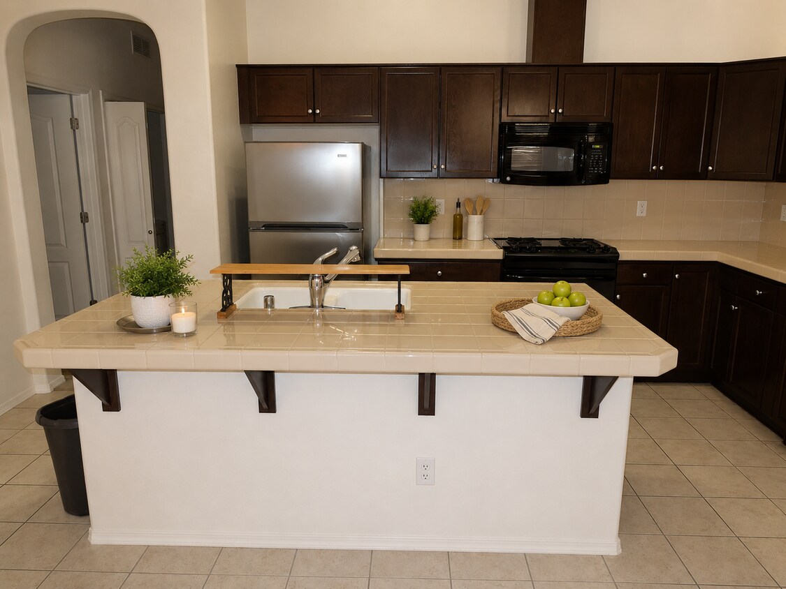 Foto del edificio - Modern Comfort in a Gated Community