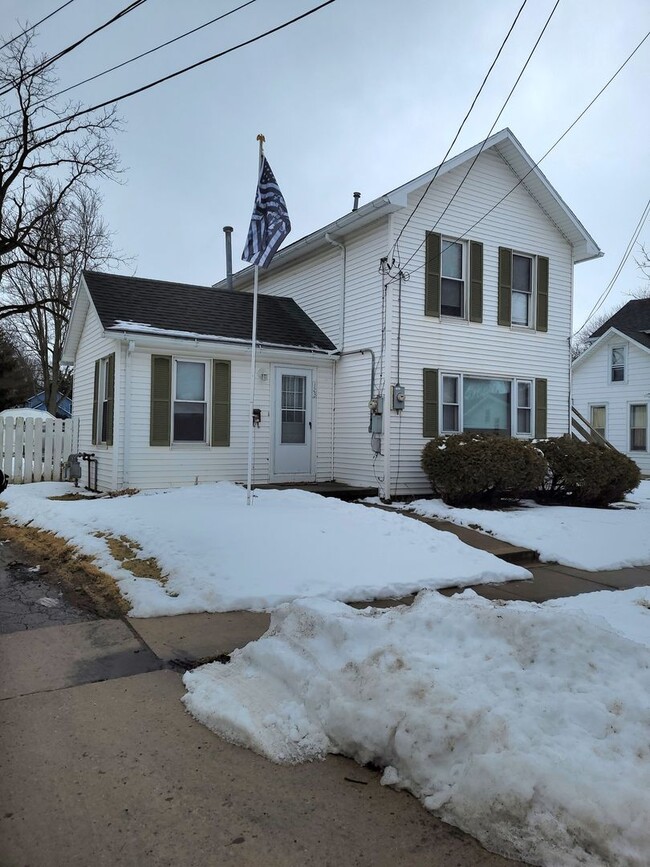 Building Photo - 123 W Merry Ave