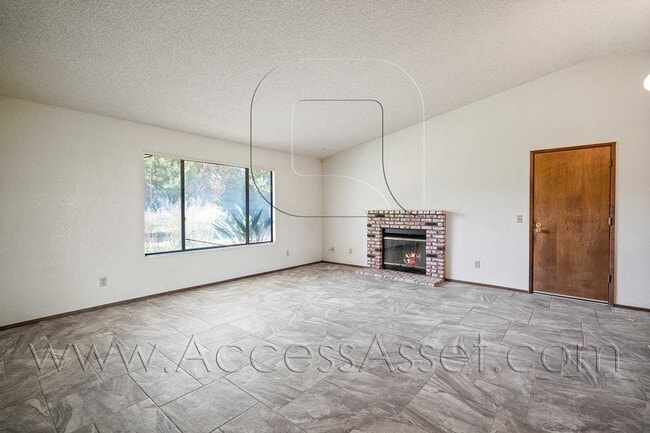 Building Photo - Charming 3 Bedroom Home with Spacious Yard in Wildomar