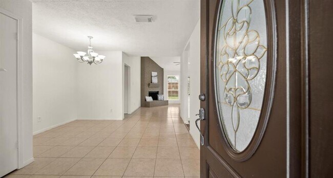 Foto del edificio - 1504 Regency Ct