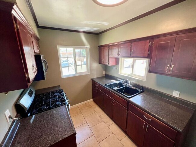 Foto del edificio - 2 Bedroom, 1 Bath Home in Legacy Walk – A ...
