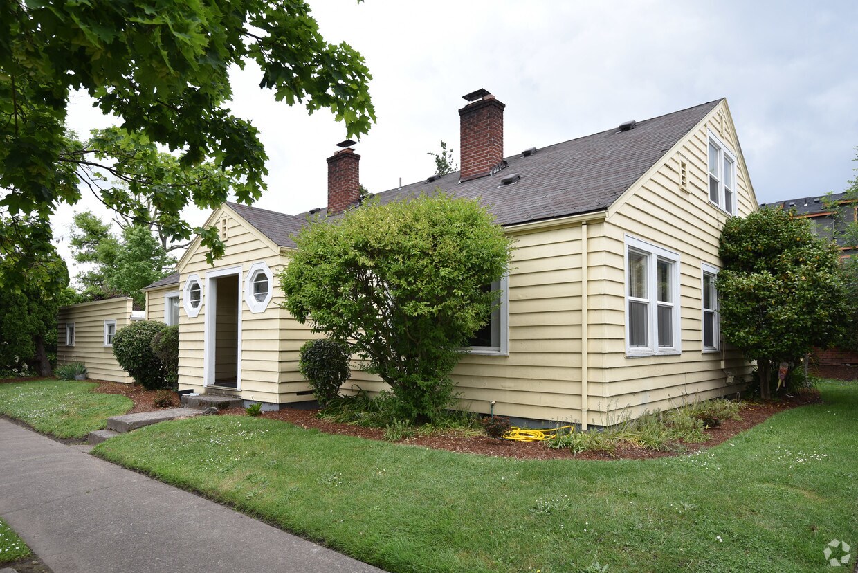 Primary Photo - Hilyard Apartments