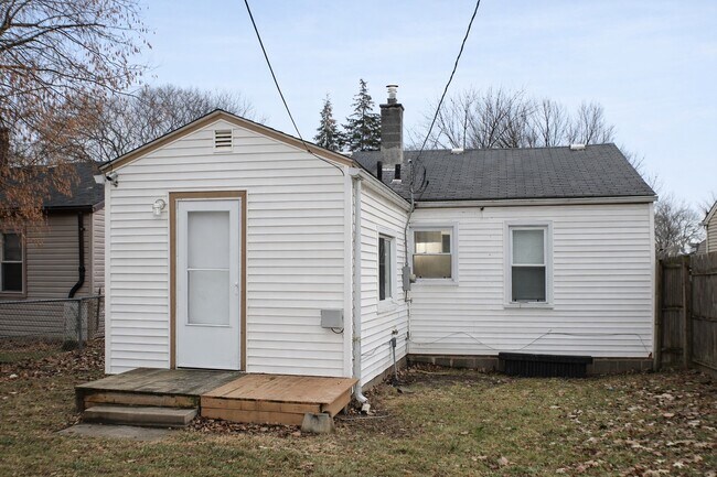 Foto del edificio - 11055 Chapp Ave