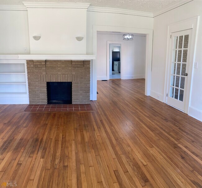 Building Photo - 2280 Boulevard Granada SW