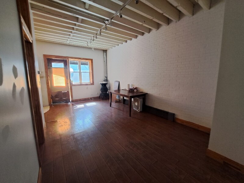 Primary Photo - 181 Troutman St