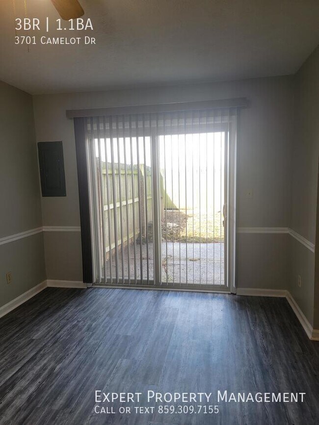 Building Photo - 3701 Camelot Dr