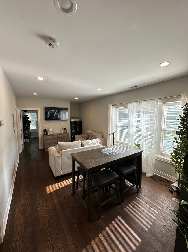 Photo - 2105-07 N Lawndale Ave Townhome