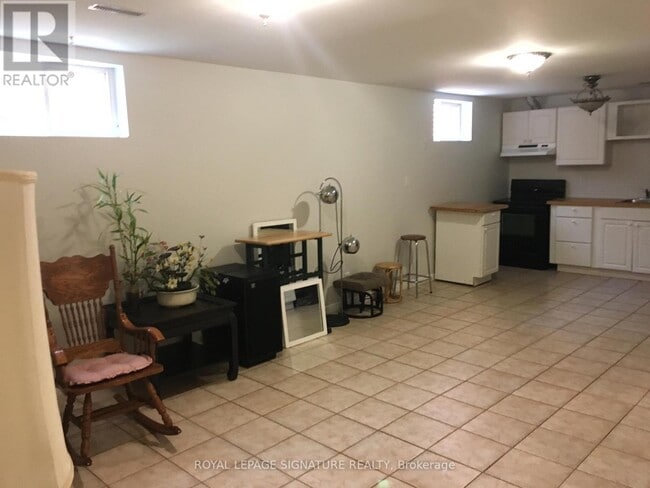 Building Photo - 885 Runningbrook Dr
