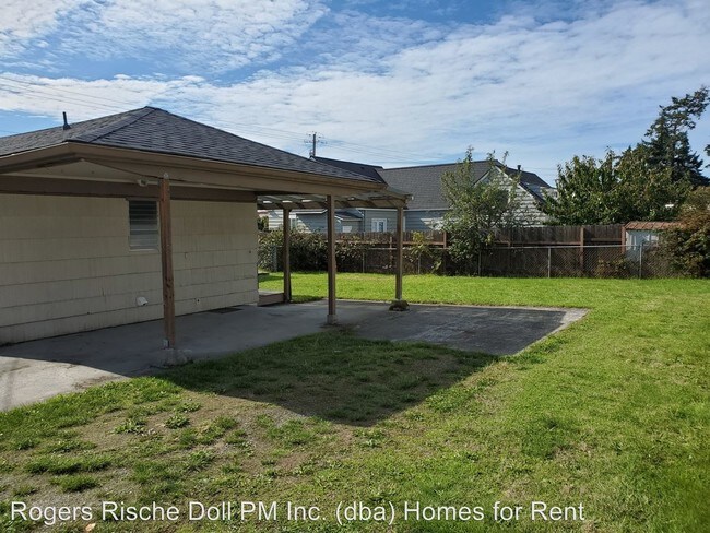 Building Photo - 1260 E Whidbey Ave