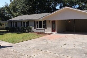 Building Photo - 209 Ridgeview Dr
