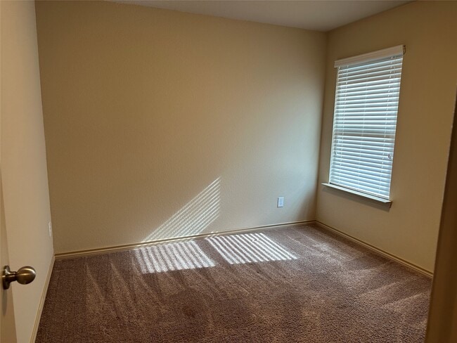 Building Photo - 3327 Chimera Ln