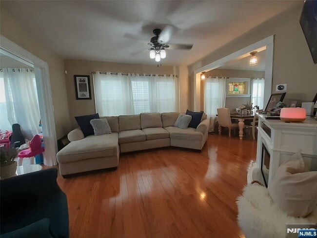 Foto del edificio - 98 Willard St