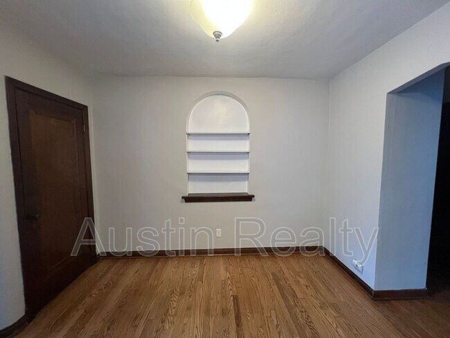 Building Photo - 1035 Claytonia Terrace
