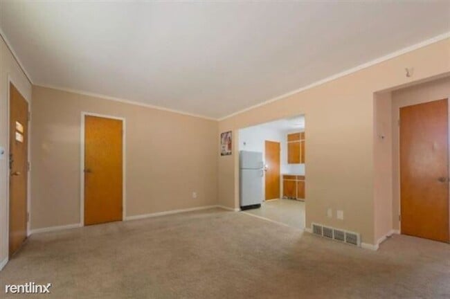 Building Photo - 3 br, 1.5 bath House - 323 Pauline Blvd