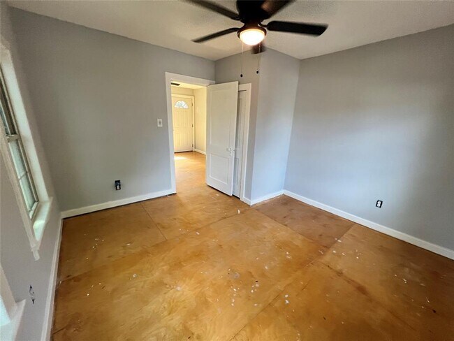 Building Photo - 4309 Coyle St