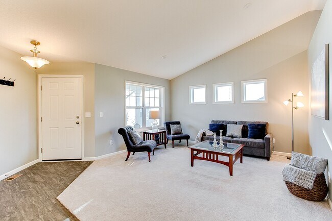 Foto del edificio - 12331 Pineridge Way N