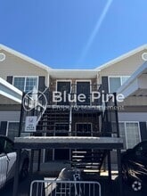 Building Photo - 520 W 7th S