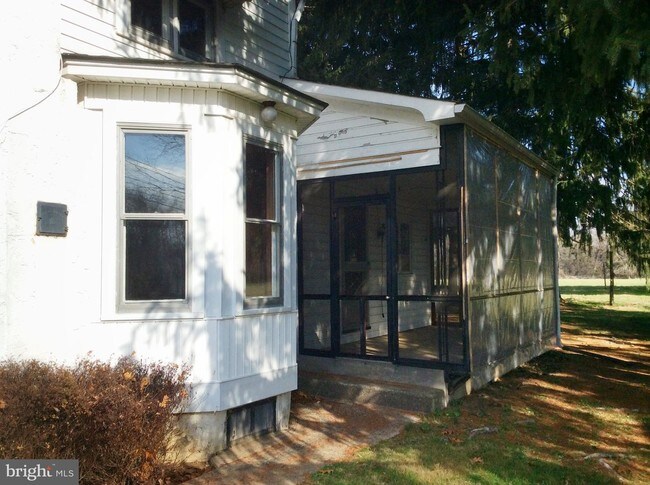 Foto del edificio - 227 Goat Hill Rd