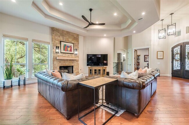 Building Photo - 509 Duck Lake Dr