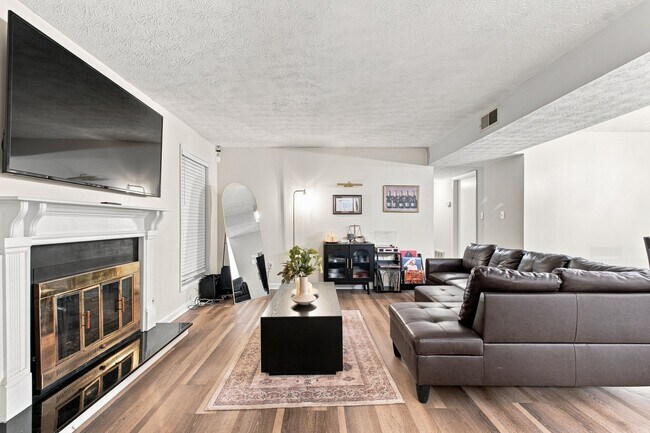 Building Photo - 6425 Pinebark Way