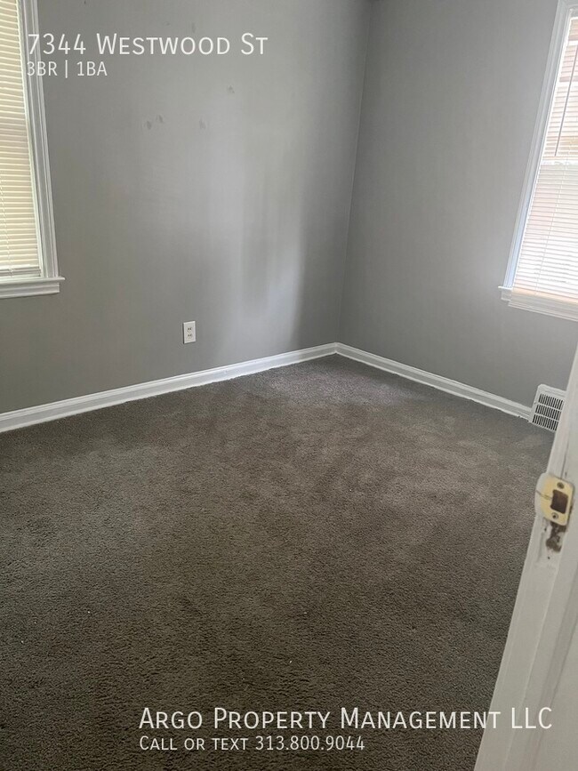 Building Photo - Bungalow Style Home Available for Rent
