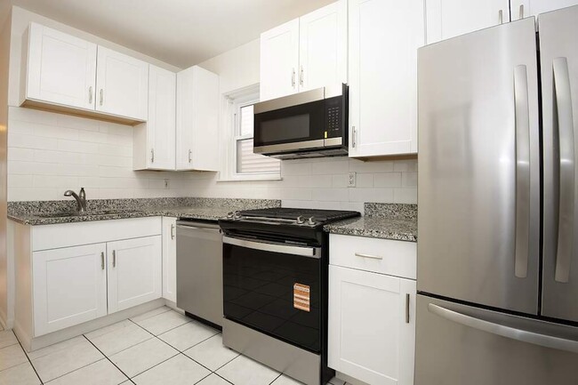 Photo - 3834 N Hermitage Ave Apartment