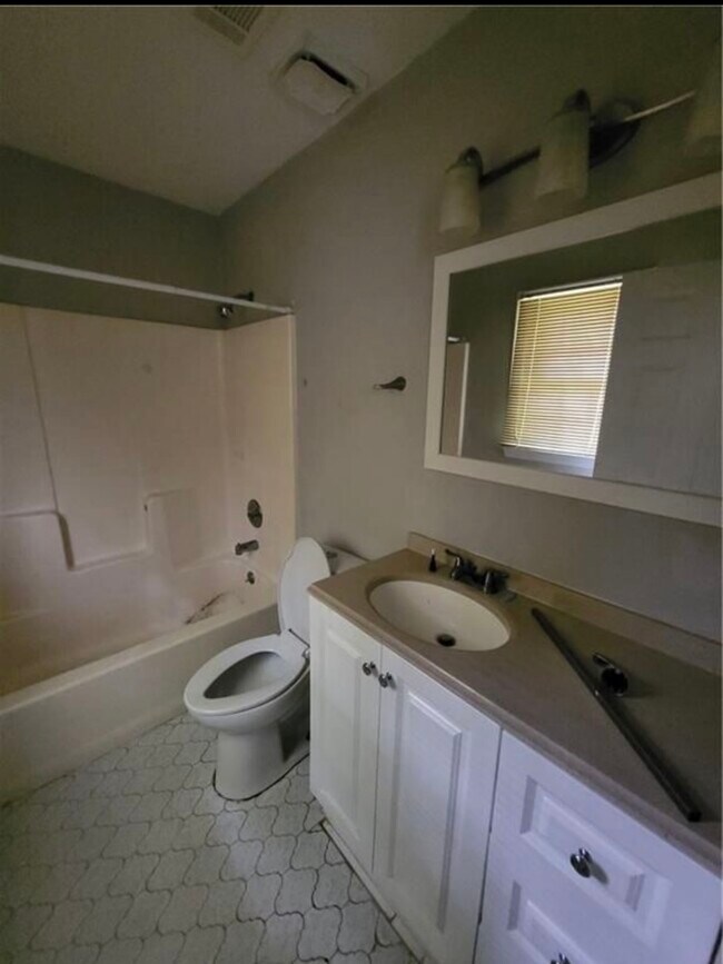 Foto del edificio - 5 Elba Ct