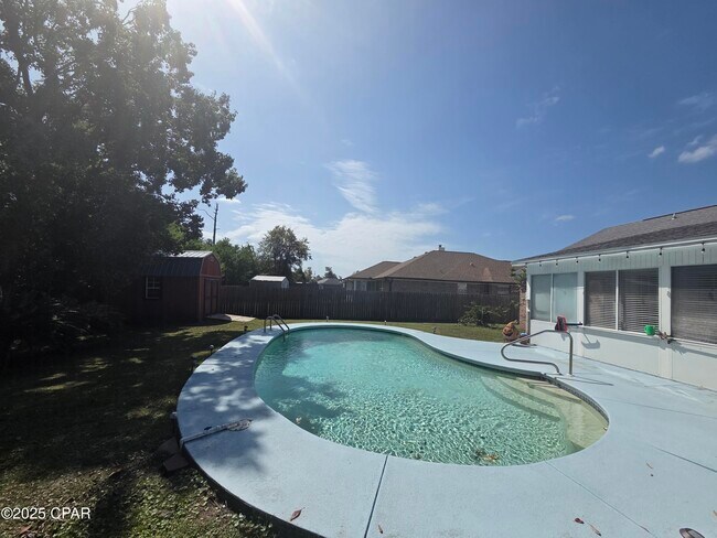 Foto del edificio - 1303 Sutherland Ct
