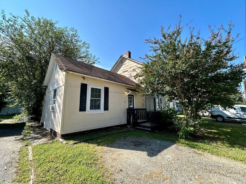 Primary Photo - 11 N Quince Ave