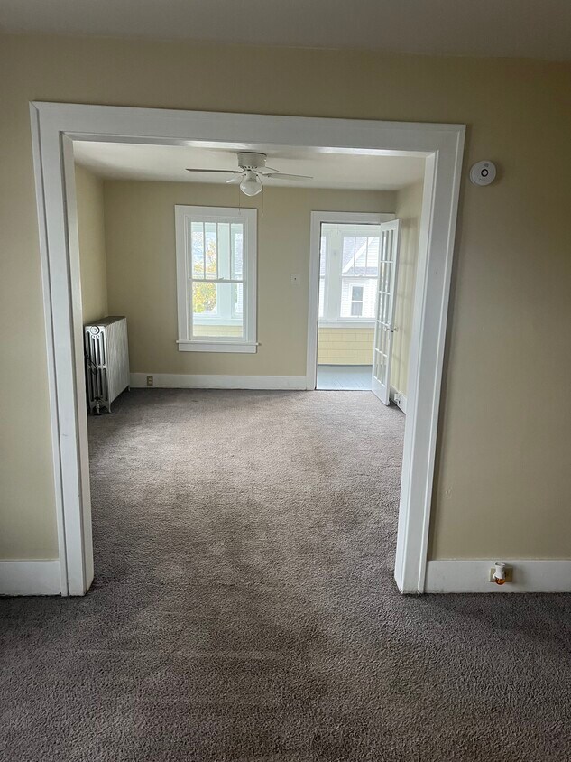 Foto principal - 327 Bell Ave