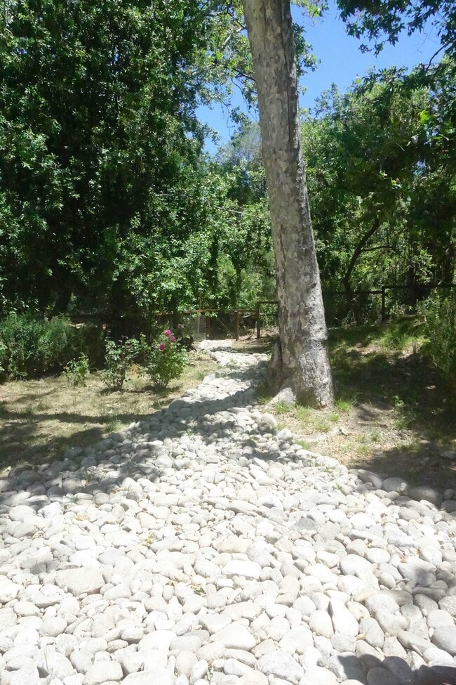 Building Photo - 95 Boronda Rd