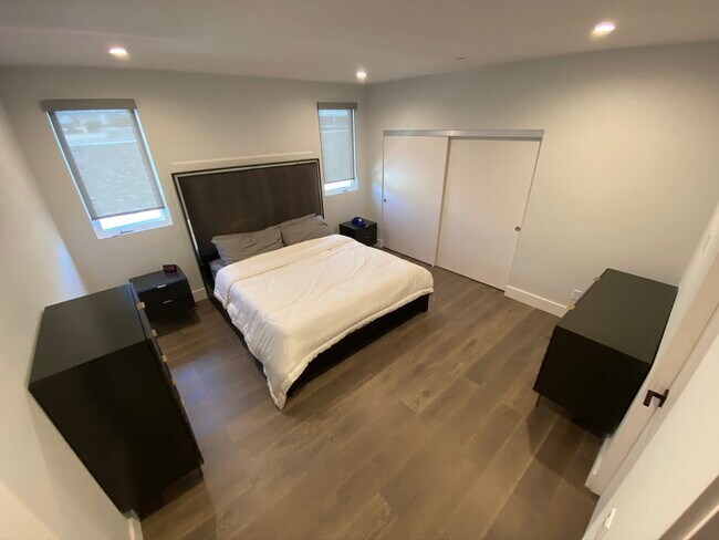 Foto del edificio - 935 N Hudson Ave