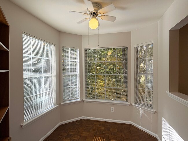 Foto del edificio - 6140 Gray Gate Ln