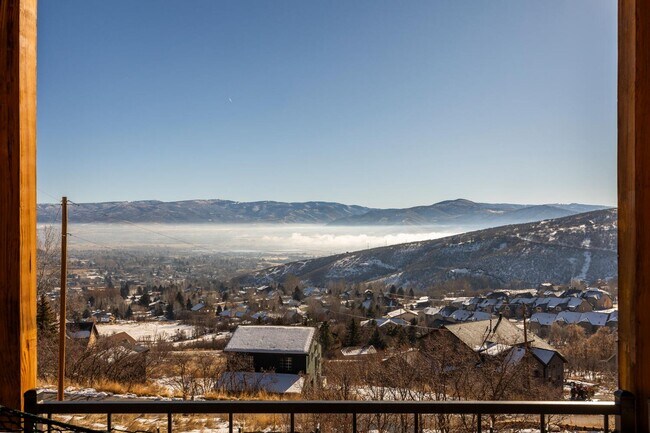 Building Photo - Charming Mountain Getaway in Midway