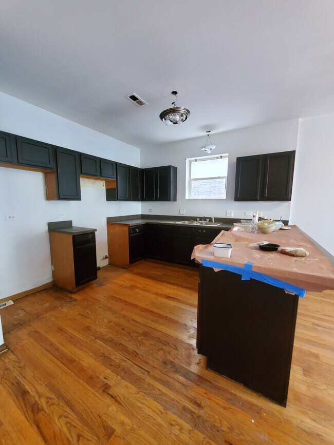 Building Photo - 1546 S Christiana Ave