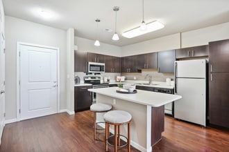 40-web-or-mls-100 Myrtle St - Unit 310 - 004.jpg - Weston Park at Longwood Station