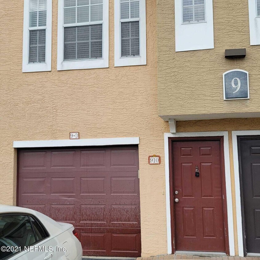 Primary Photo - 10075 Gate Pkwy