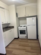 Building Photo - 409 4th Av N