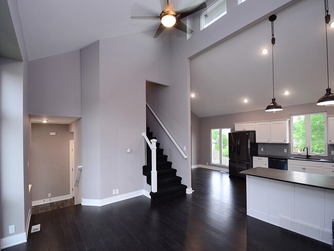 Building Photo - 4004 N 162nd Ave
