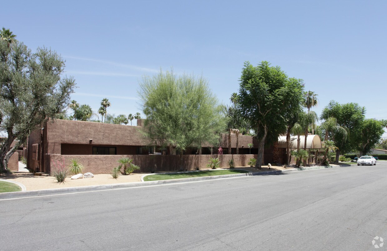 Building Photo - 45451 Deep Canyon Rd