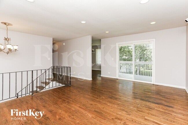 Foto del edificio - 48 Cloverleaf Rd