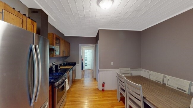 Foto del edificio - 173 Rindge Ave