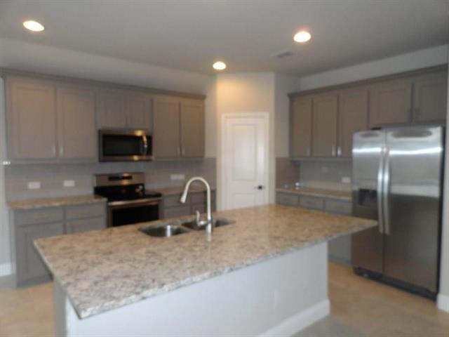 Building Photo - 309 Peachtree Ln
