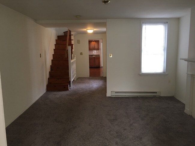 living room - 1436 William St