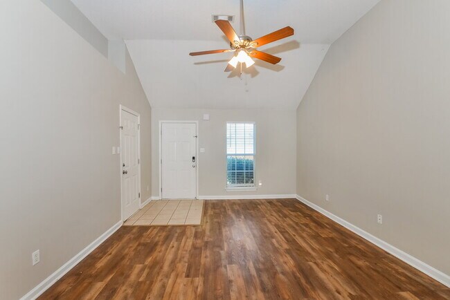 Foto del edificio - 10105 Cross Ridge Rd